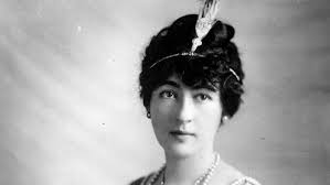 What You Need To Know About The Hope Diamond's Curse