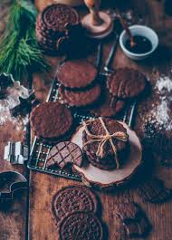 Vegane Lebkuchen Wurzige Schmackhafte Weihnachtskekse Klara S Life Recipe In 2021 Vegan Gingerbread Vegan Gingerbread Cookies Delicious Christmas Cookies