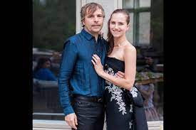 Rod and ekaterina baker, a casino executive and actress who appear to be worth millions, are alleged to have traveled to canada's northern yukon territory, chartered a small plane into the tiny town of. Former Ceo Of Great Canadian Gaming Actress Charged After Flying To Beaver Creek For Covid 19 Vaccine Yukon News