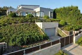 Enjoy Peace And Privacy Hillside Pool House In Gray And Blue Kiến Truc Nha đẹp Nha