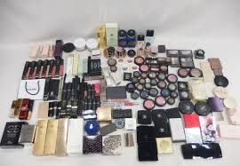 Znalezione obrazy dla zapytania: KOSMETYKI KTORE ODMIENIA TWOJ MAKIJAZ