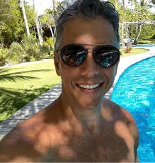 Marcio garcia festeja 18 anos de casamento com andrea santa rosa. Conheca A Mansao Que Marcio Garcia Esta Hospedado Em Trancoso