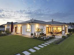 Bungalow In Zeitlosem Design Weberhaus Hausbaudirekt Bungalow Design Dream House Exterior House Exterior