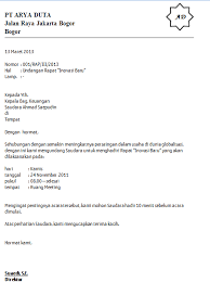 Jika surat dengan bentuk block style diawali dari bagian paling kiri pada bagian tersebut, maka untuk surat bentuk setengah lurus diawali dengan spasi yang agak menjorok ke dalam. 44 Contoh Undangan Rapat Bentuk Block Style Terbaru Contoh Undangan