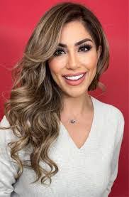 Krista Barry's Instagram, Twitter & Facebook