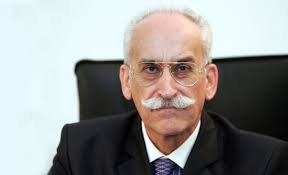 يحدها من الشمال والشرق البحر الأبيض المتوسط، وهي تقع في منتصف الطريق بين مضيق جبل. Ø§Ù„Ø£ØµÙˆÙ„ Ø§Ù„ØªØ§Ø±ÙŠØ®ÙŠØ© Ù„Ù„ÙÙƒØ± Ø§Ù„Ø¯Ø³ØªÙˆØ±ÙŠ ÙÙŠ Ø§Ù„Ø¨Ù„Ø§Ø¯ Ø§Ù„ØªÙˆÙ†Ø³ÙŠØ©