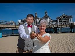 Hochzeitsfotografseebrueckesellin Hochzeitamstrand Heiratenaufrugen Trauung Brautpaar Standesamt Hoch Fotograf Hochzeit Hochzeitsfotograf Heiraten