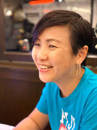 简单，就是幸福】 幸福就在昨天、今天与明天。 当我们回想昨天的努力，回味之前的坚强，我们会发现，其实这也是一种幸福， 简单地藏在我们的生活中。  今天，我们为自己的梦想奋斗，走在了圆梦的路上。 虽然路途艰辛，但是，有家人、朋友一路陪伴着我们，给予我们扶持，这 ...