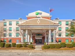 Gulf state park is a publicly owned recreation area on the gulf of mexico in the city of gulf shores in southern baldwin county, alabama. Hotel In Gulf Shores Al Holiday Inn Express Suites Gulf Shores