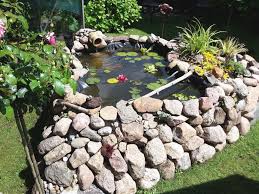 Jetzt den ersten stein mithilfe der wasserwaage ausrichten. Design 41 Fur Deko Ideen Mit Steinen Im Garten Gartengestaltung Ideen Garten Deko Ideen Garten Deko