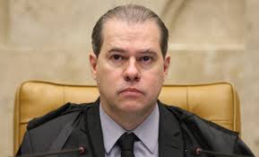 A sra. Toffoli é sócia