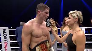10 aprilie 1989, bergen op zoom, țările de jos) este un kickboxer olandez și actualul campion din glory la categoria grea. Rico Verhoeven Puts On Dominant Performance To Defend Heavyweight