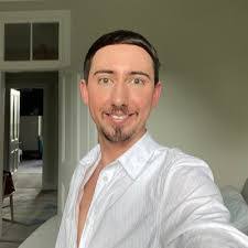 Andrew Nunn's Instagram, Twitter & Facebook