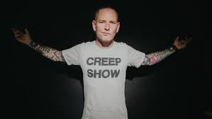 Der bericht selbst ist in mehrere kapitel unterteilt und bietet 60 minuten doku vom feinsten. Slipknot Sanger Mit Soloalbum Corey Taylor Lasst Die Maske Fallen N Tv De