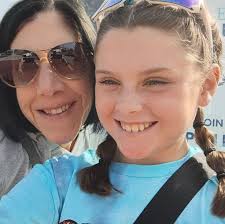 SALEM HAS AN AUTO VS PEDESTRIAN ON LAFAYETTE ST @ PALMER ST, EMS ON SCENE  TREATING 1 ALS PATIENT WITH REPORTED SERIOUS INJURIES, 2ND MEDIC ENROUTE,  PD NOW REPORTING THE DRIVER OF