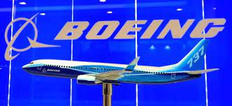 The rollout marks the handoff from the. Boeing Aktie Aktuell Boeing Mit Negativen Vorzeichen