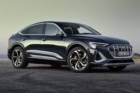 Options will include an inductive charging port using audi's latest wireless technology, together with an autonomous parking function that will automatically park the car over a. Audi E Tron La Version Coupe Sportback Devoilee Prix