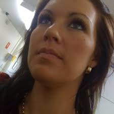 Kylie Asher (@kylienlaz)