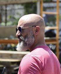 Men with a slender and long age, preferably those aged 40 or above. Not The Best Pic But Wanted To Share Bald Men With Beards Beard Styles For Men Beard Styles Bald