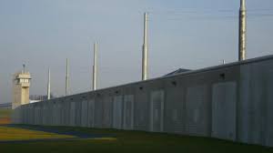 Deux Gardiens De La Prison De Sequedin Soupconnes De Violences Sur Un Detenu