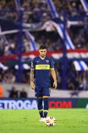 Mauro zárate comincia la sua carriera nelle giovanili del vélez sársfield, venendo convocato più volte in prima squadra già a 17 anni. Mauro Zarate Walking With The Ball Editorial Stock Image Image Of Ball Person 147435889