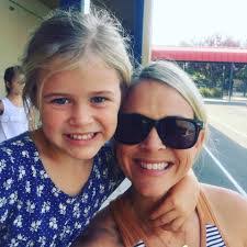 Kara Reynolds's Instagram, Twitter & Facebook