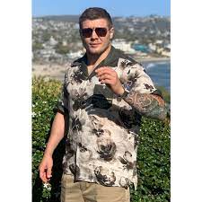 I want to eat him with my eyes when i see him. Dolce Gabbana S Tweet Repost From Marvinvettori Marvin Vettori Wears Dolcegabbana Cargo Pants Paired With A Hawaiian Shirt With A Floral Print The Look Is Completed With A Pair Of Dgeyewear