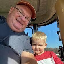 Darryl Huskins's Instagram, Twitter & Facebook