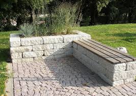 Bankplatz Trockemauer Aus Betonstein Und Natursteinpflaster Garten Sitzecken Garten Banke Garten