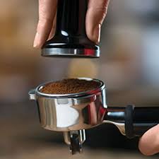 The first sign that the breville bes870xl barista express is serious about the pursuit of perfect coffee is the pid controller centered on the actively heated group head. Breville The Barista Express Espresso Machine With 15 Bars Of Pressure Milk Frother And Intergrated Grinder Stainless Steel Bes870xl Best Buy