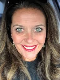 Lorie Collier's Instagram, Twitter & Facebook