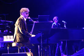 Durante 2016, fabi formó parte de giros, 30 años, acompañando a fito paez en cada presentación, participó en el rodaje de la película hipersomnia del director de cine gabriel grieco que se estrenó en marzo de 2017, donde también interpreta el tema original del filme junto con claudia puyó y daniela herrero. Fito Paez Giros 30 Aniversario En Chile Parlante Cl