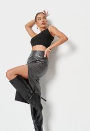 Pour un look décontracté, vous pouvez mariez votre jupe. Jupe En Cuir Jupe Simili Cuir Femme Missguided