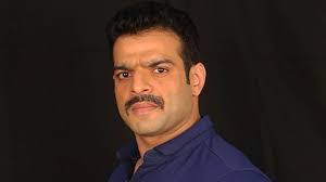 Karan Patel's Instagram, Twitter & Facebook