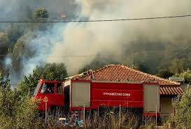 Εν τω μεταξύ, σε μία τελευταία εξέλιξη, εντολή για εκκένωση έχει δοθεί στους κατοίκους της περιοχής λίμνης μαραθώνα και στο καλέντζι, με τη γενική γραμματεία πολιτικής προστασίας να καλεί τους. Vit2dctf6fcedm