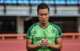 Arthur irawan adalah pemain asal indonesia yang pernah bermain di spanyol dengan memperkuat espanyol b dan malaga b. Arthur Irawan Facebook