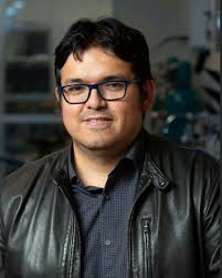 UC Irvine Department of Physics & Astronomy Ph.D. candidate Loraine Sandoval  Ascencio studies galaxies. But when she was younger she never thought her  journey would take her to the stars. “I didn't