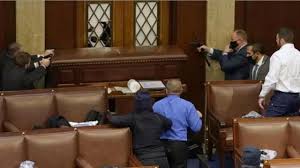 Una donna alla casa bianca ha. Assalto Dei Pro Trump Al Campidoglio Di Washington Spari E Armi Una Donna E Morta Diversi Feriti Biden Democrazia Sotto Assedio Il Presidente Andate A Casa La Repubblica