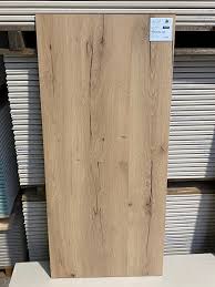 Laminat eiche oder laminat nussbaum passend zu ihrem was bedeuten die nutzungsklassen & welche laminat nutzungsklasse eignet sich für wen? Meister Laminat Fussboden Lc 55 Risseiche Hell 6258 Nutzungsklasse 31 Dammstoffe Nord