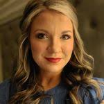 Kelly Gresh's Instagram, Twitter & Facebook