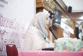 Tutorial Putusin Pacar Ala Oki Setiana Dewi Mau Coba