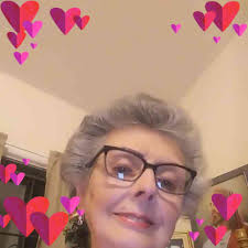 POOR YOUNG MOM BUYS AN OLD WASHING MACHINE SHE COULD BARELY AFFORD, THEN  FINDS A NOTE INSIDE Jessica and Edward were overjoyed to welcome their  first child, but their happiness was soon