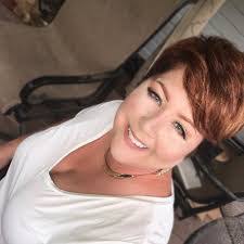 Theresa Proctor's Instagram, Twitter & Facebook