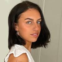 Ella Knott's Instagram, Twitter & Facebook