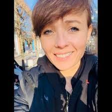 Sophie Collier's Instagram, Twitter & Facebook