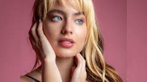 Nicole Curiel's Instagram, Twitter & Facebook