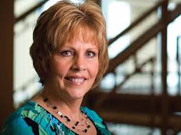 Donelle Bookless, partial knee replacement patient