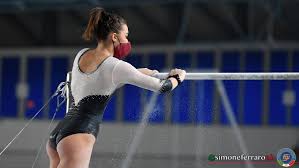 I giochi olimpici moderni nacquero alla fine dell'ottocento per iniziativa del barone francese pierre de coubertin, sull'onda del rinnovato interesse per l'età classica portato dalle straordinarie scoperte archeologiche di quei decenni. Calendario Ginnastica Artistica 2021 Le Date Di Tutti Gli Eventi Olimpiadi Mondiali Ed Europei Anno Da Urlo Oa Sport