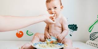 Allatto con latte artificiale e vorrei un consiglio sulle dosi di latte da mantenere. Alimentazione Bambino 1 Anno Svezzamento Cosa Mangiare