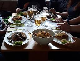 Here's a menu for a wonderful thanksgiving feast with recipes picked for their popularity and ease, from appetizers and turkey to fabulous desserts. Spargel Mit Kartoffeln Bild Von Westfalischer Hof Bremerhaven Tripadvisor